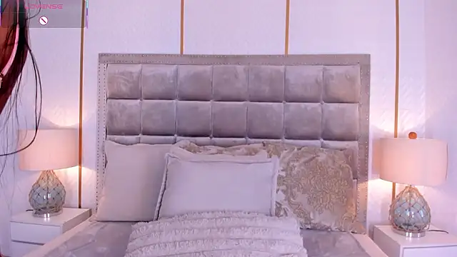 DakotaWangi online show from March 17, 2026, 3:31 am