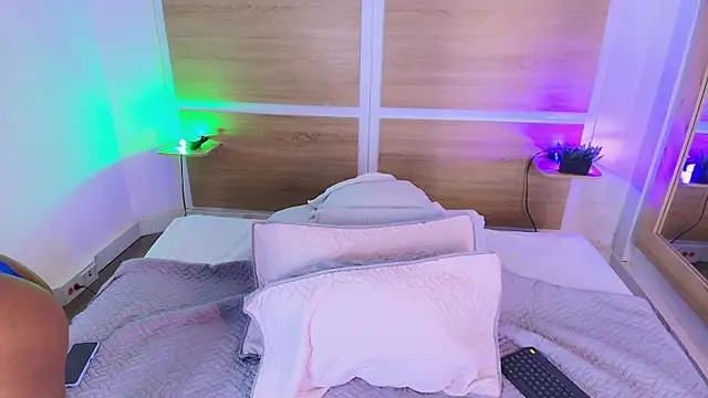 Snapshot of ValeryCortezm chatting on February 17, 2026, 12:46 pm ValeryCortezm online show from February 17, 2026, 12:46 pm