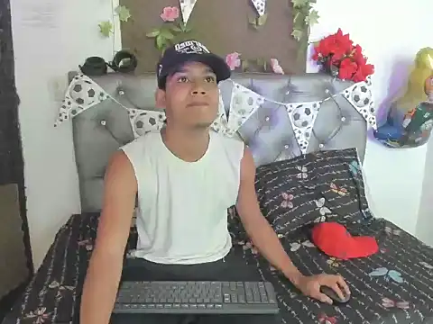 xxKamadevaxx online show from June 26, 2026, 1:28 pm