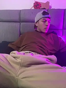 NaytonFreeman online show from February 20, 2026, 12:18 pm