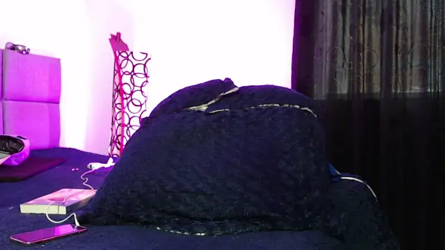 NaytonFreeman online show from November 21, 2025, 11:31 am