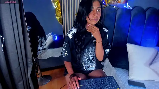 Snapshot of Keila_Fg chatting on September 29, 2025, 7:41 pm Keila Fg online show from September 29, 2025, 7:41 pm