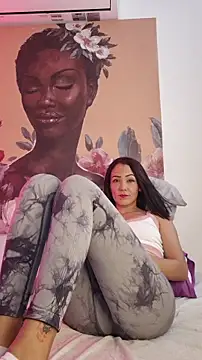 Lhia  online show from November 8, 2025, 6:22 pm