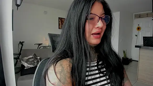 Unatatuada online show from June 24, 2026, 7:01 pm