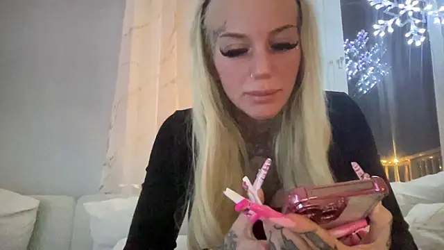 paulinaalatalo online show from December 18, 2025, 8:23 pm