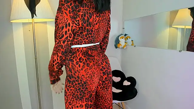 Molllysdays online show from December 2, 2025, 5:36 pm