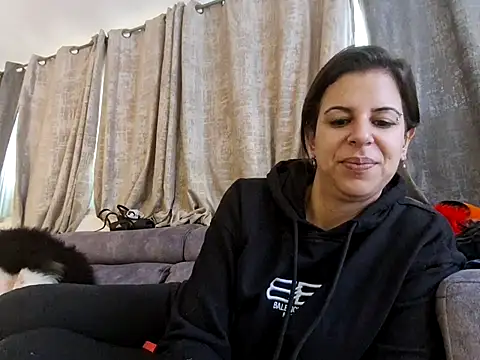 Snapshot of Alexis21821 chatting on November 17, 2025, 6:39 am Alexis21821 online show from November 17, 2025, 6:39 am