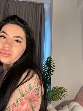 Snapshot of Andrestarr chatting on February 6, 2026, 12:56 pm Andrestarr online show from February 6, 2026, 12:56 pm