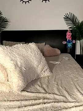 Andrestarr online show from September 12, 2025, 6:18 pm