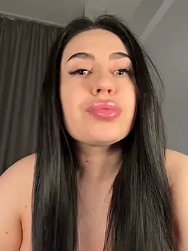 Snapshot of Andrestarr chatting on February 23, 2026, 7:47 pm Andrestarr online show from February 23, 2026, 7:47 pm