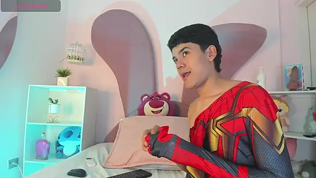 SandroVeyra online show from November 18, 2025, 3:32 am