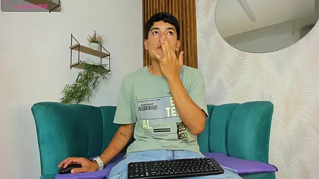 SandroVeyra online show from September 26, 2025, 8:16 pm