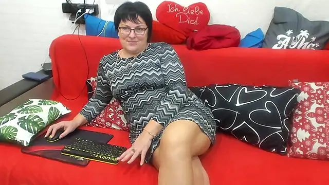 KittyCharm online show from January 6, 2026, 10:58 pm