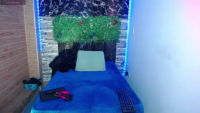 dayis durand online show from November 24, 2025, 8:09 pm