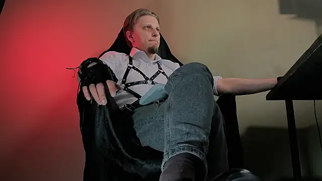 Snapshot of Vincent_Hardman chatting on February 10, 2026, 8:19 pm Vincent Hardman online show from February 10, 2026, 8:19 pm