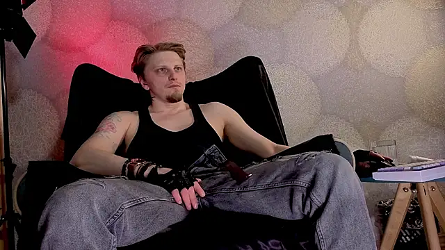 Snapshot of Vincent_Hardman chatting on February 19, 2026, 8:28 pm Vincent Hardman online show from February 19, 2026, 8:28 pm