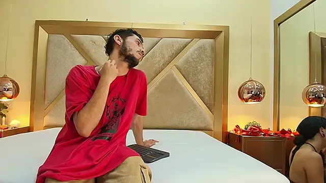 EthanCollen online show from September 30, 2025, 10:38 pm