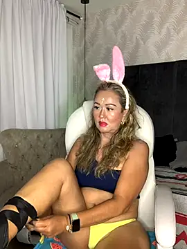 BunnyGlow50 online show from October 19, 2025, 3:09 am