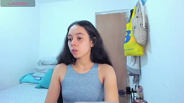 Annie rosse1017 online show from October 28, 2025, 4:13 am