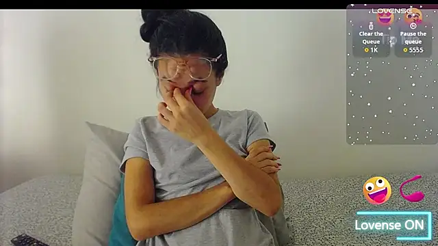 Annie rosse1017 online show from October 3, 2025, 5:31 am