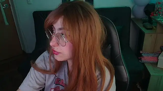 Miacatsito3 online show from November 21, 2025, 1:37 am