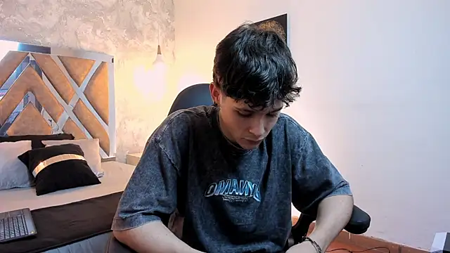 Snapshot of kraven_lust chatting on February 18, 2026, 3:04 am kraven lust online show from February 18, 2026, 3:04 am