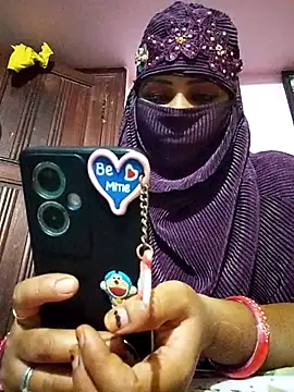 TAMI KAYAL online show from October 7, 2025, 5:36 pm