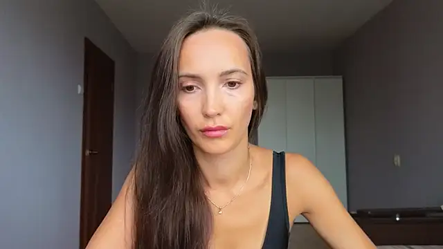 Lillian-Clark online show from April 10, 2026, 6:42 am