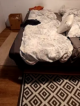 narrowboy online show from October 4, 2025, 4:30 pm