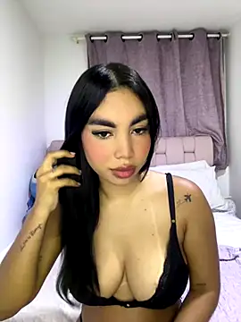 karolaalcendra online show from November 5, 2025, 3:09 am