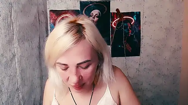 EmmaCat  online show from February 12, 2026, 10:15 am