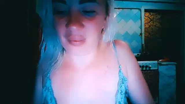 Snapshot of EmmaCat_ chatting on June 26, 2026, 6:47 pm EmmaCat online show from June 26, 2026, 6:47 pm