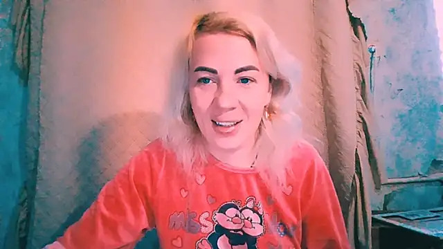 EmmaCat  online show from November 2, 2025, 5:56 am