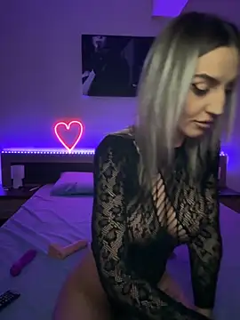 adelabby9 online show from September 19, 2025, 6:23 pm