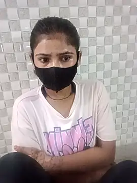 Snapshot of Arti_ chatting on October 5, 2025, 12:45 am Arti online show from October 5, 2025, 12:45 am