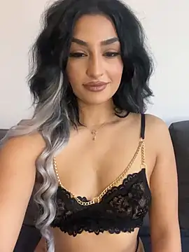 Mia spicyy online show from November 28, 2025, 9:42 am