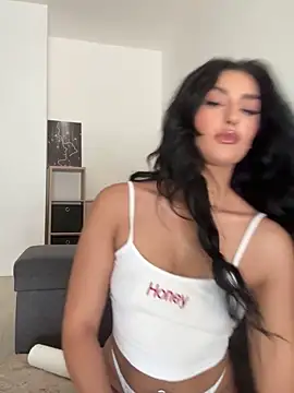 Mia spicyy online show from June 18, 2026, 8:35 am