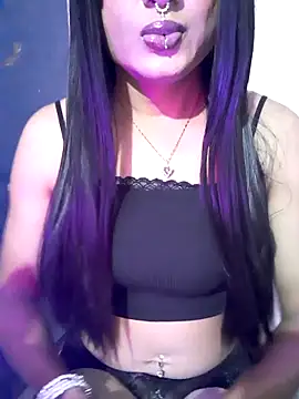 Cutie-Whiskey1 online show from November 24, 2025, 7:25 pm