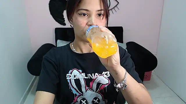 mia sexgirl online show from October 10, 2025, 12:17 pm