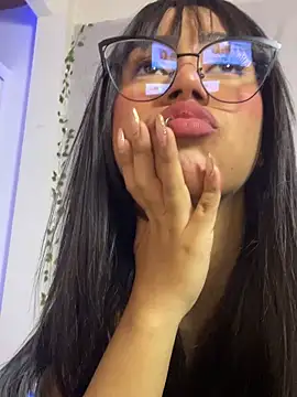 Samantha Alves online show from October 11, 2025, 6:20 pm