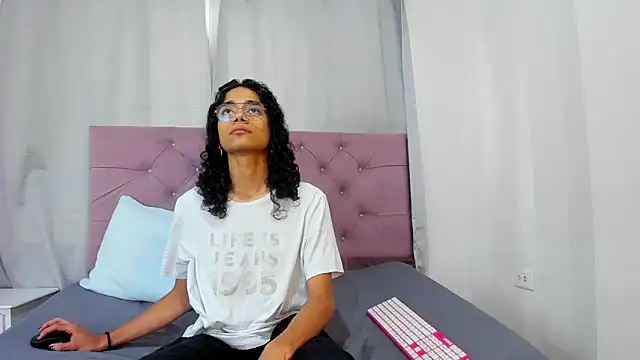 EthanBlackwoodd online show from February 16, 2026, 8:40 pm