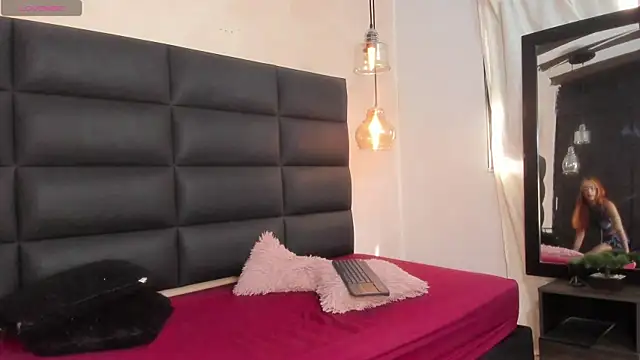 Snapshot of miss-ashley- chatting on October 7, 2025, 1:23 pm miss-ashley- online show from October 7, 2025, 1:23 pm