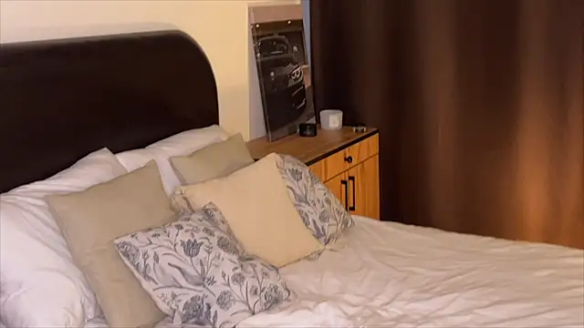 Snapshot of Amelia_Ray_ chatting on October 3, 2025, 4:14 am Amelia Ray online show from October 3, 2025, 4:14 am