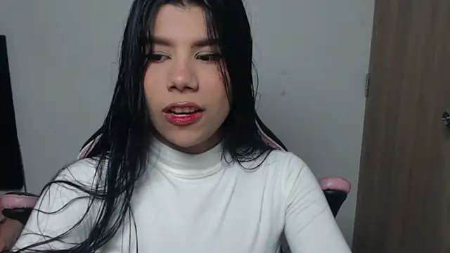 MayaScott11 online show from May 16, 2026, 9:19 am