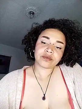 Snapshot of Julie_wallace chatting on December 21, 2025, 7:15 pm Julie wallace online show from December 21, 2025, 7:15 pm