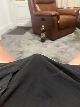 Snapshot of tdjw92 chatting on October 6, 2025, 7:47 pm tdjw92 online show from October 6, 2025, 7:47 pm