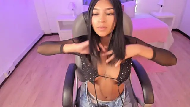 Sofia collen  online show from January 15, 2026, 8:01 pm