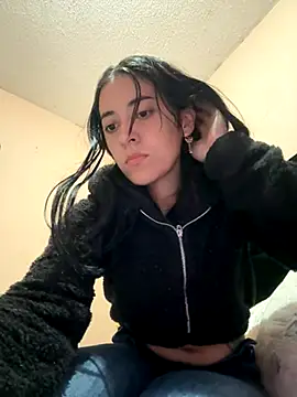 Snapshot of VioletEvanz- chatting on September 25, 2025, 1:22 am VioletEvanz- online show from September 25, 2025, 1:22 am