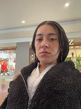 Snapshot of VioletEvanz- chatting on September 25, 2025, 2:12 pm VioletEvanz- online show from September 25, 2025, 2:12 pm
