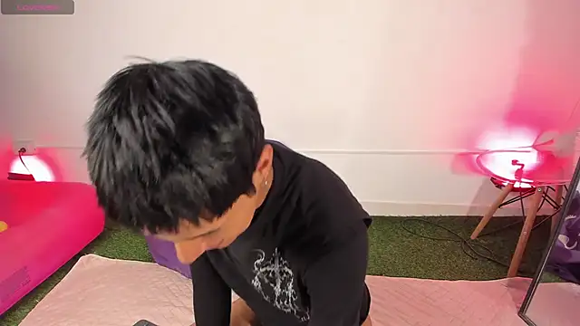 Snapshot of EstivenSallas chatting on November 26, 2025, 4:01 am EstivenSallas online show from November 26, 2025, 4:01 am